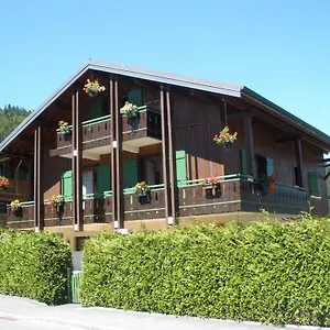 https://chalet-le-feufy.hotels-rhonealpes.com