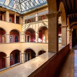 Otel Cour Des Loges Lyon, A Radisson Collection Lyon